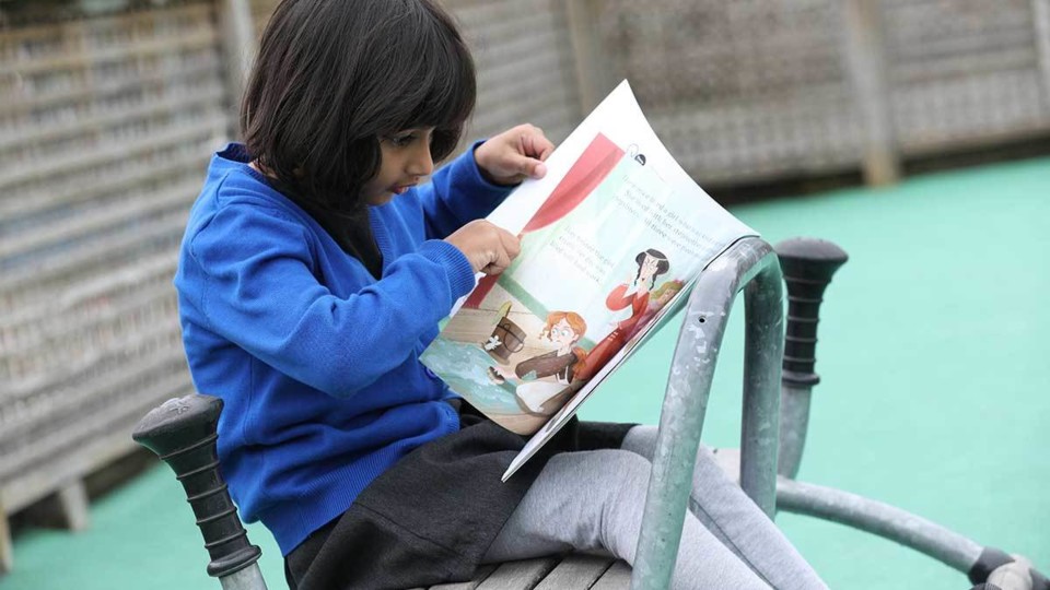 reading-fun-at-elmhurst-primary-school-16x9.jpg reading-fun-at-elmhurst-primary-school-16x9.jpg